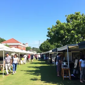 feira com arte, música e gastronomia